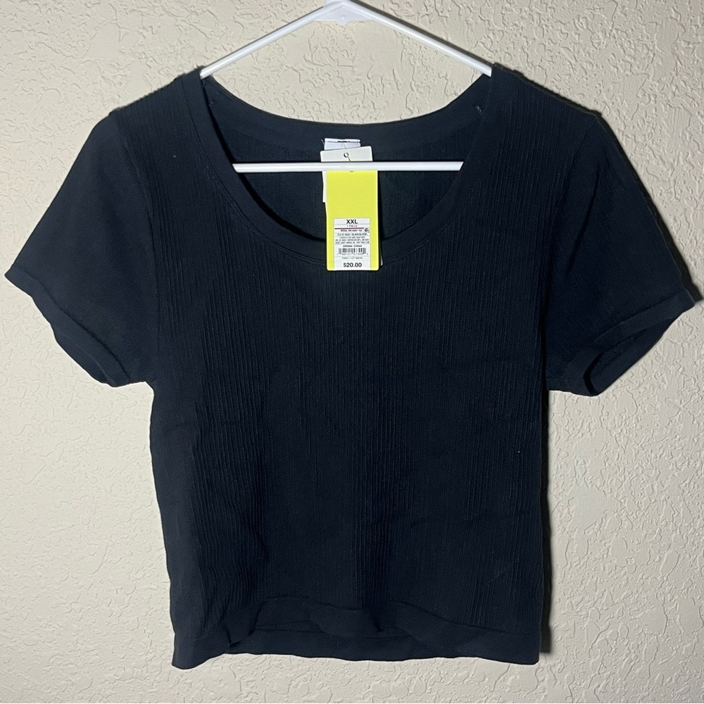 NWT all in motion Ribbed Crop Top